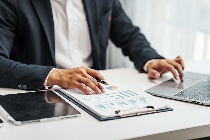 Institutional investors requiring technical